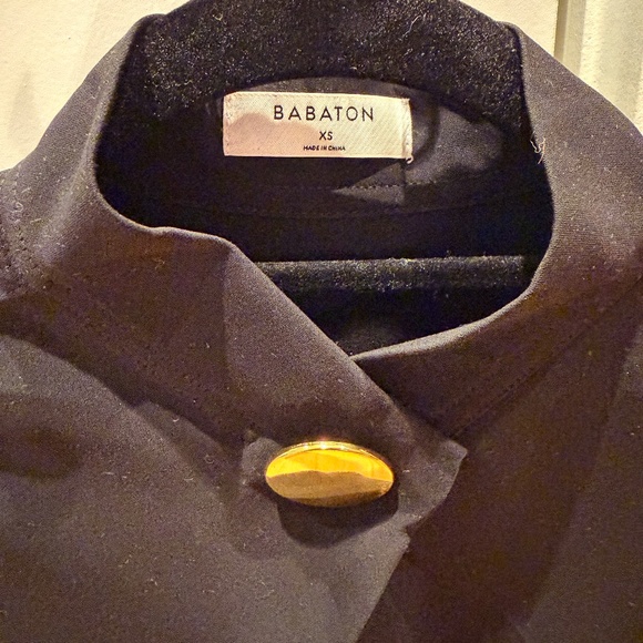 Aritzia - High Neck Blouse with Gold Button Detail - XS - Picture 4 of 5